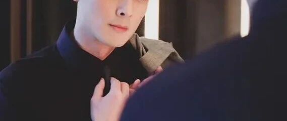 恭喜！！他终于官宣恋情了！！