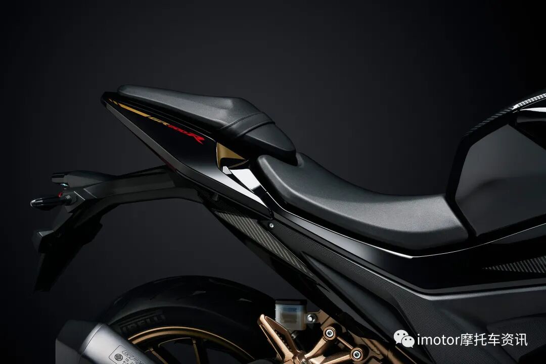碳纤纹暗黑恶魔 如果无极300rr用这个造型会不会更火 Imotor摩托车资讯 微信公众号文章阅读 Wemp