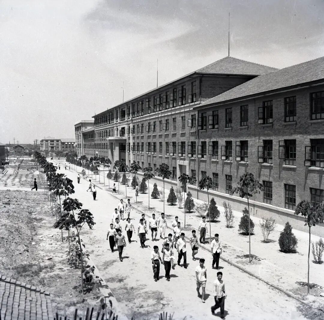 1959年拍摄的西迁后的交通大学校园一景（资料照片）。