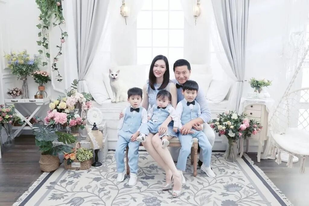身陷整容包养丑闻，被赵薇“横刀夺爱”想自杀，带半亿闪嫁副董五年生三子！（组图） - 22