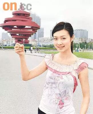 身陷整容包养丑闻，被赵薇“横刀夺爱”想自杀，带半亿闪嫁副董五年生三子！（组图） - 12