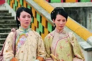 身陷整容包养丑闻，被赵薇“横刀夺爱”想自杀，带半亿闪嫁副董五年生三子！（组图） - 9