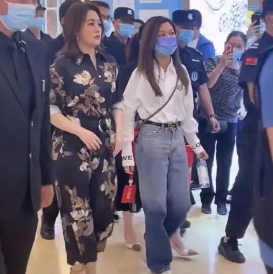 被嘲大饼脸，自降身价演烂片，冻卵尝尽苦头，阿娇离婚放飞自我胖到认不出？（组图） - 68