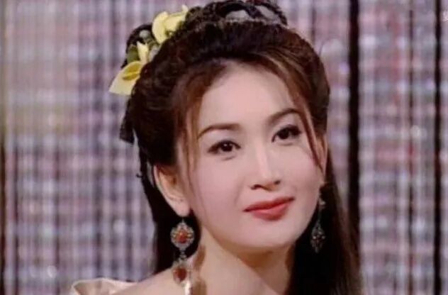 被嘲大饼脸，自降身价演烂片，冻卵尝尽苦头，阿娇离婚放飞自我胖到认不出？（组图） - 9