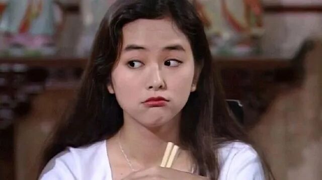16岁红遍亚洲、22岁成豪门弃妇，被爆“欲女”X无度，如今墓地“撒骨灰”？（组图） - 1