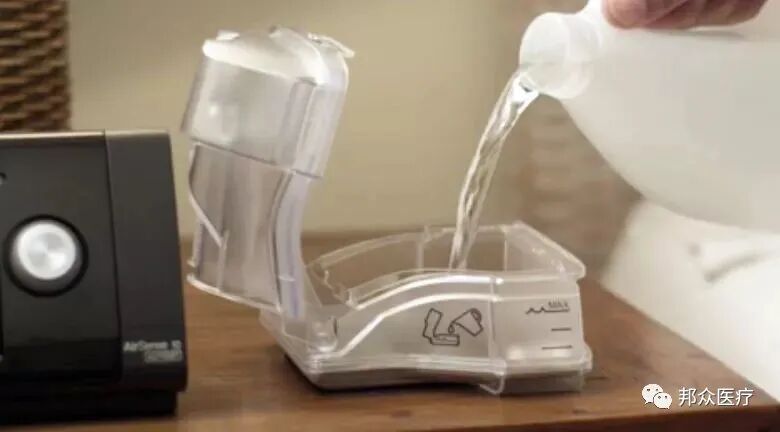 为什么制氧机要加水家用呼吸机意外进水了该怎么办？如何将机器损伤降到最低呢？_https://www.jmylbn.com_新闻资讯_第7张