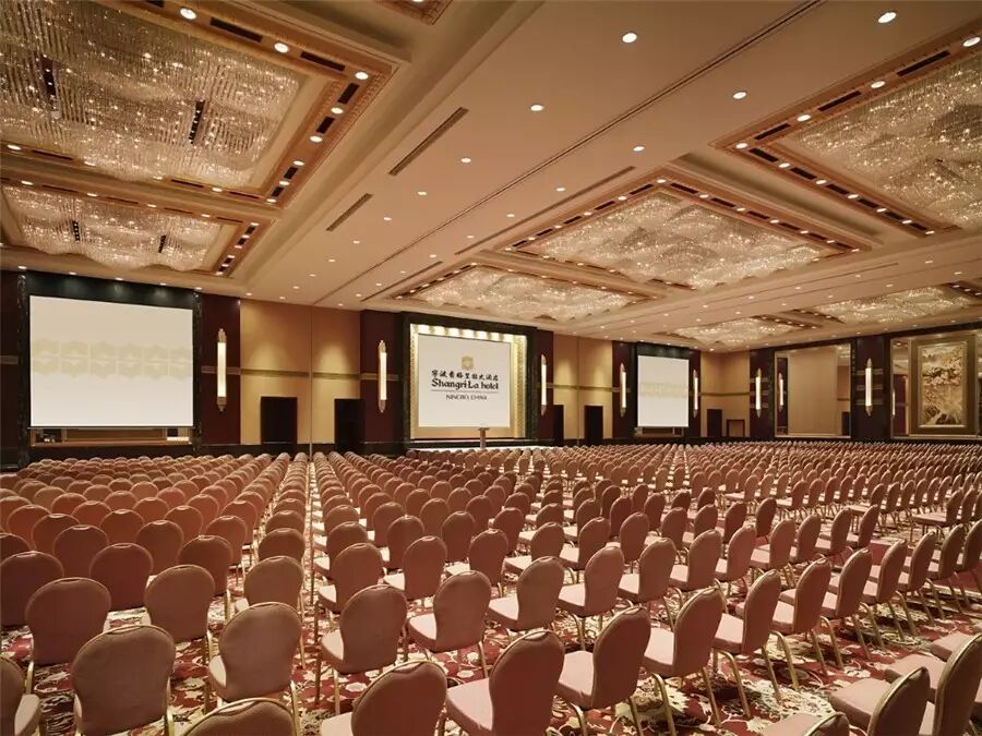 明明凭海鲜和汤团就能把人"骗"上床,她却约来30个