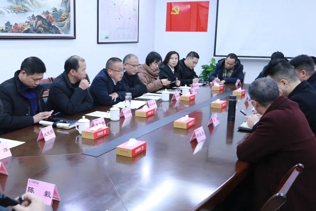 石鼓区委书记颜和平“逛”专业市场，倾听“老板们”的声音……