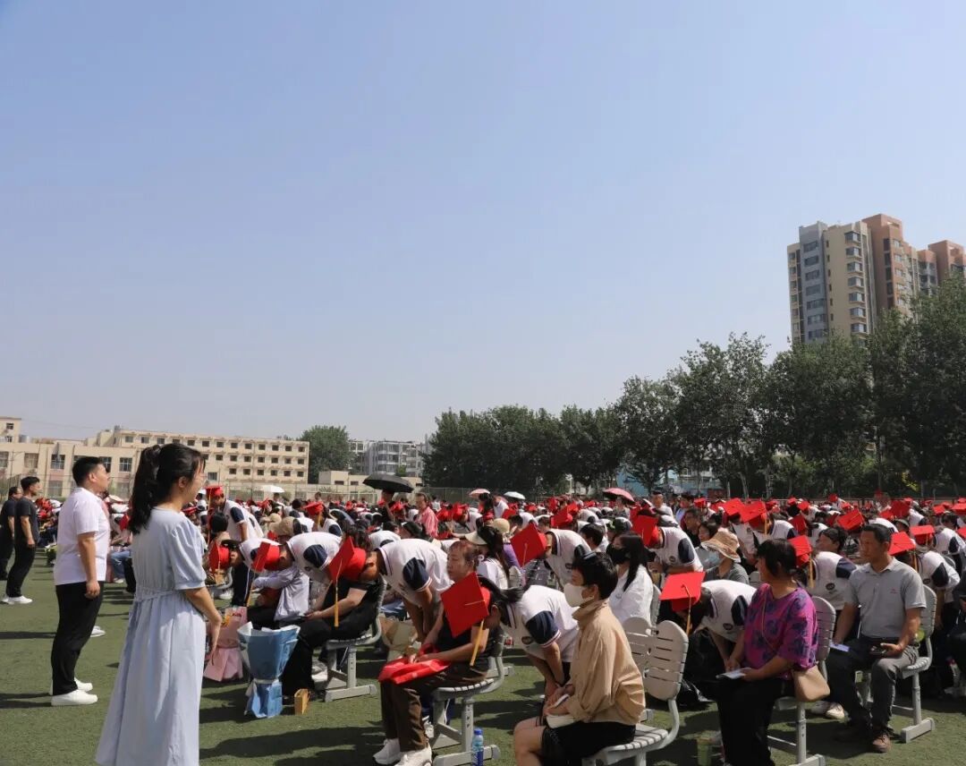 十八而立 青春有志 廊坊八中隆重举行第十五届成人礼仪式