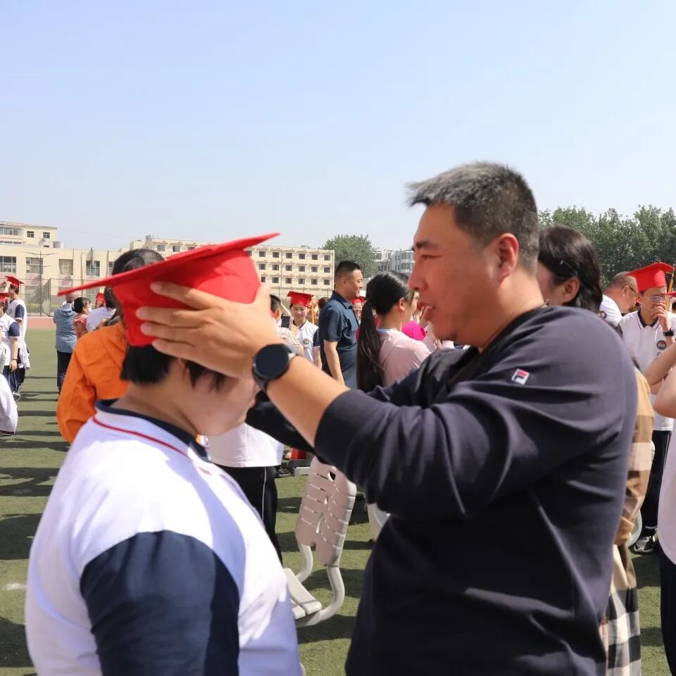 十八而立 青春有志 廊坊八中隆重举行第十五届成人礼仪式