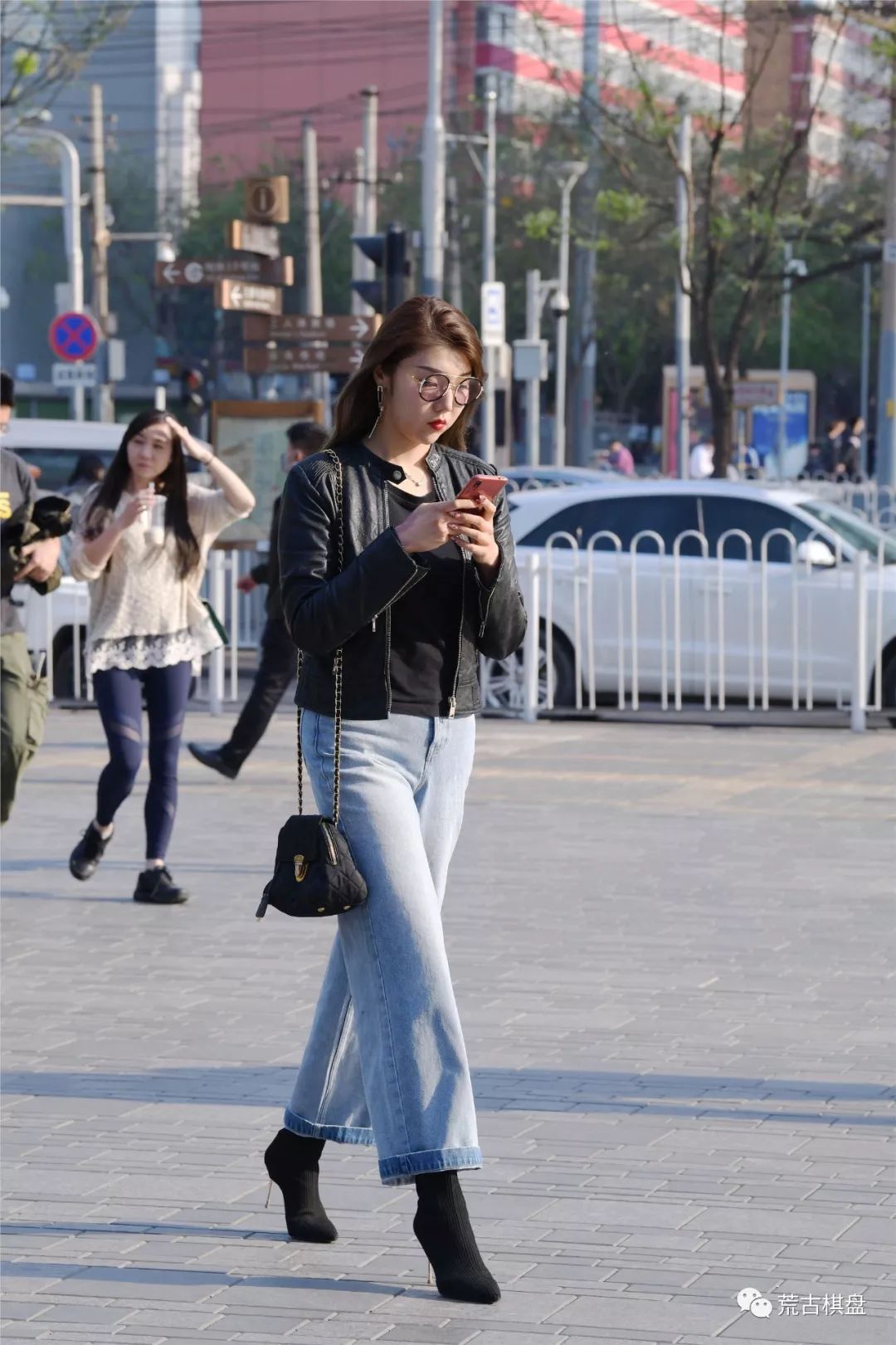 尖头细跟高跟短靴_穿尖头细跟高跟靴的老妇女图_尖头细跟超簿短肉丝高跟