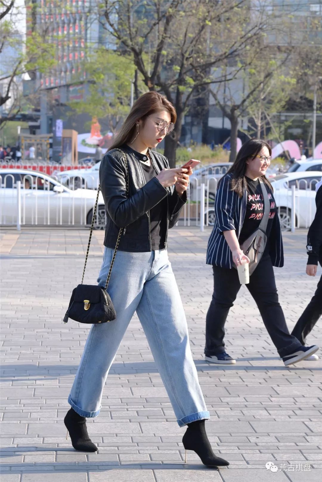 尖头细跟高跟短靴_穿尖头细跟高跟靴的老妇女图_尖头细跟超簿短肉丝高跟