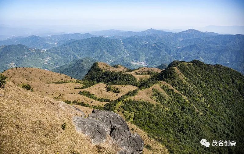 層巒疊翠的什么_意思疊翠層巒的詩(shī)句_層巒疊翠的意思