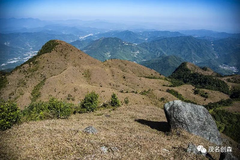 层峦叠翠的意思_层峦叠翠的什么_意思叠翠层峦的诗句