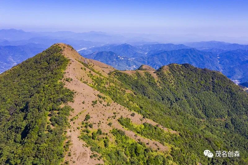 层峦叠翠的什么_层峦叠翠的意思_意思叠翠层峦的诗句