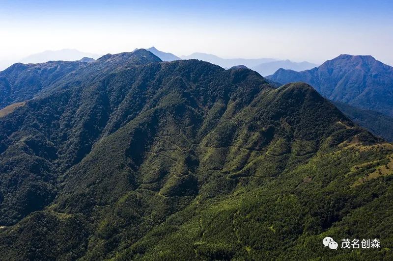 意思叠翠层峦的诗句_层峦叠翠的意思_层峦叠翠的什么