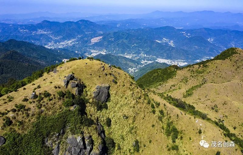 意思叠翠层峦的诗句_层峦叠翠的什么_层峦叠翠的意思