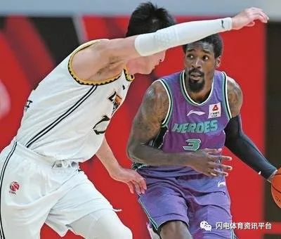 高诗岩复出哈里斯继续伤缺,球迷纳闷他去哪了?-微信头条网 高诗岩复出哈里斯继续伤缺,球迷纳闷他去哪了?