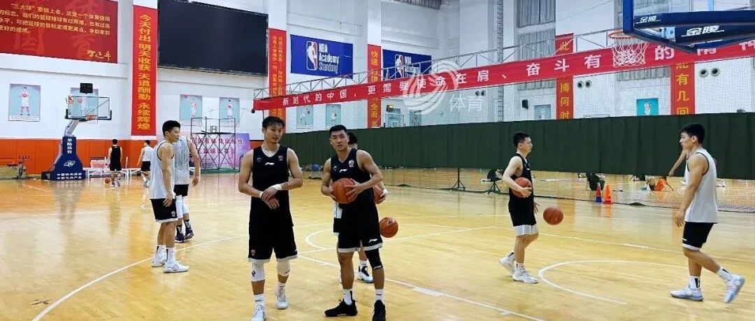 丁彦雨航回归，外援组合敲定，山东男篮教练组还有老熟人