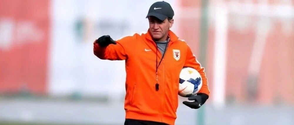 前鲁能主帅库卡感染新冠，出现呼吸困难症状