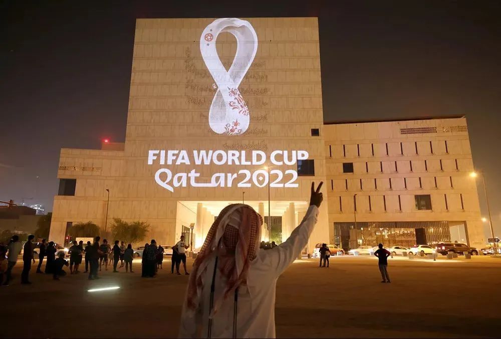 海湾杯卡塔尔巴林_卡塔尔世界杯吉祥物原型_卡塔尔杯哈维红牌