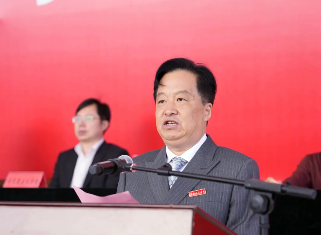 庆祝中华人民共和国成立74周年新疆政法学院举行升国旗仪式暨军训汇演