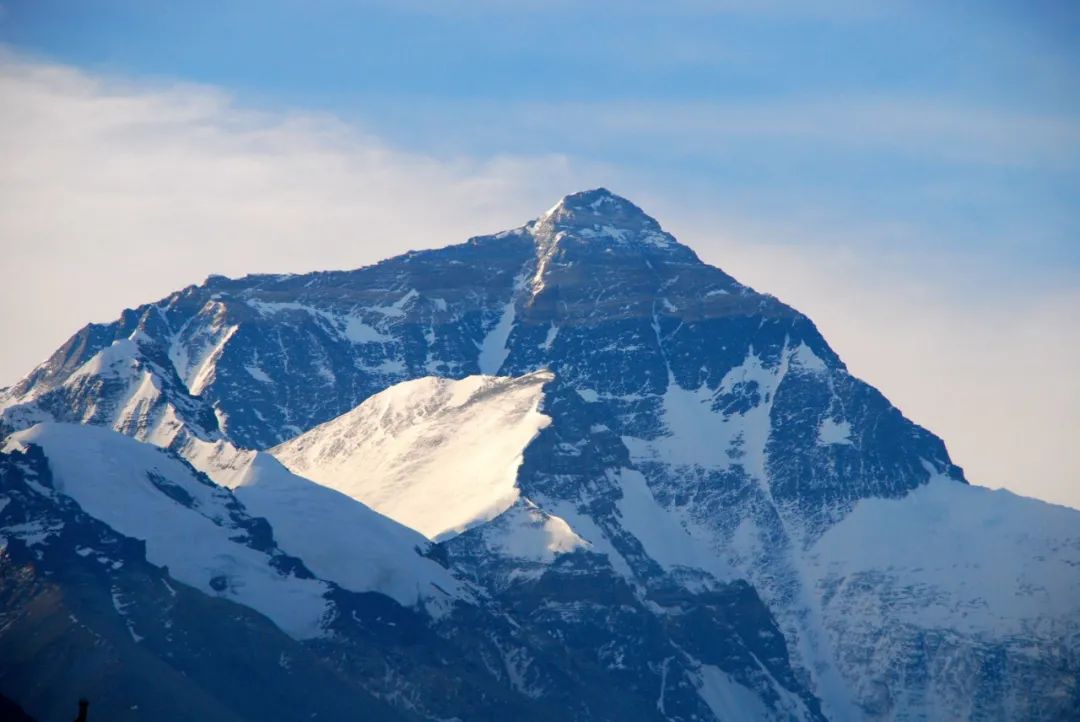 北面雪山壁纸图片