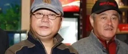 赵本山“绿叶”，离开春晚16年，59岁的范伟，装不下去了！