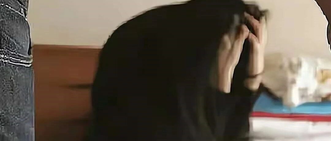 “被家暴到尿裤子后，打死丈夫！”这个女人的判决书被骂上热搜，我不敢看...