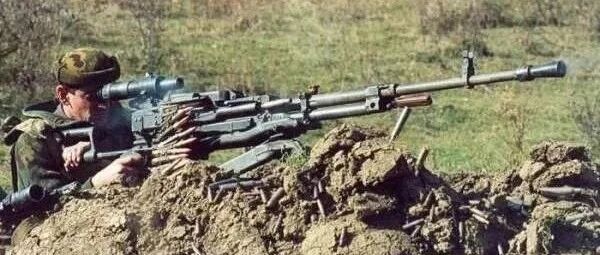 解放军最新山地重机枪曝光，全球最轻！专门用来对付印度