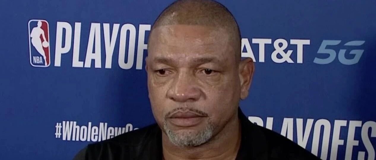 老里弗斯哭了：我爱美国，美国爱我吗？