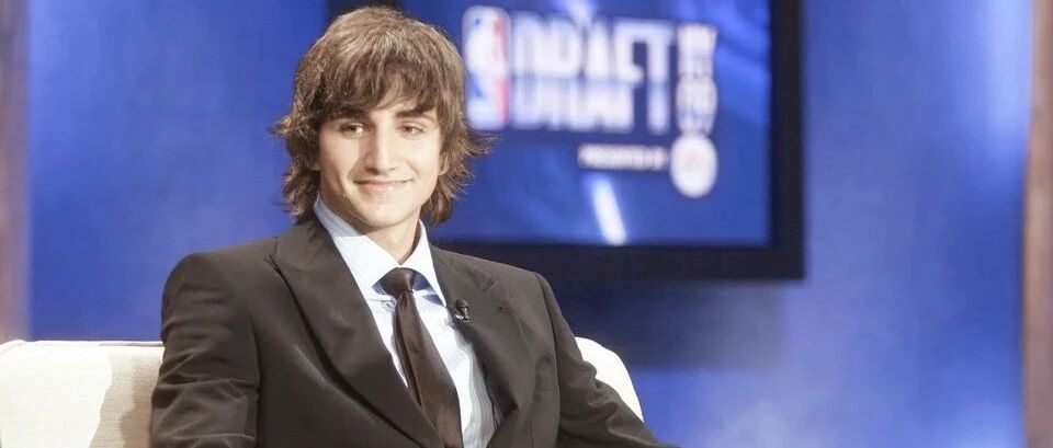 你们心疼布克，我心疼他——夏日篮球之神！