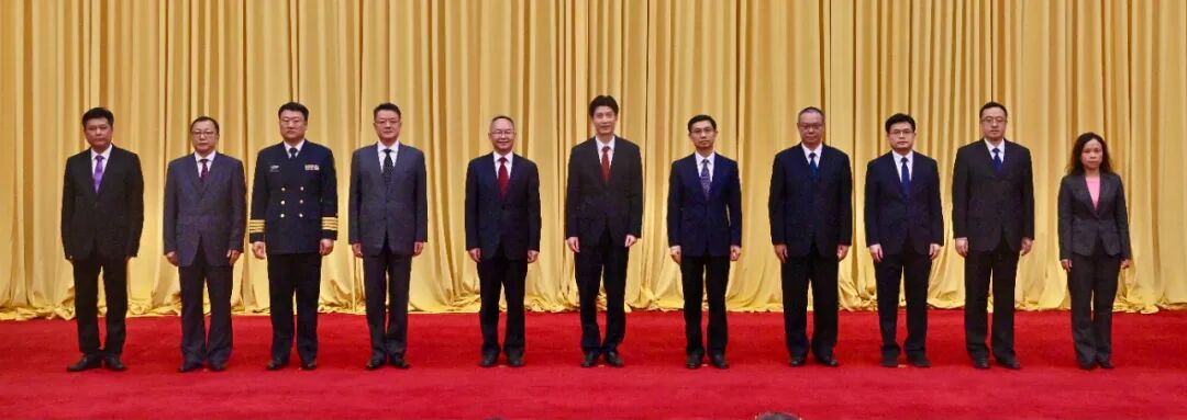 起跑就是冲刺开赛即是决赛新一届汕头市委常委媒体见面会举行
