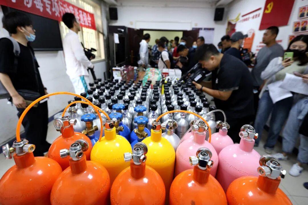 笑气有哪些牌子“笑气”不好笑，年轻人警惕身边的毒！_https://www.jmylbn.com_新闻资讯_第4张