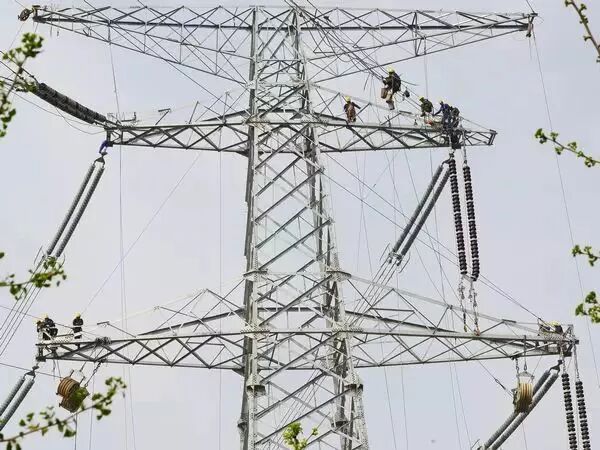 如何判断电力铁塔的电压？的图7