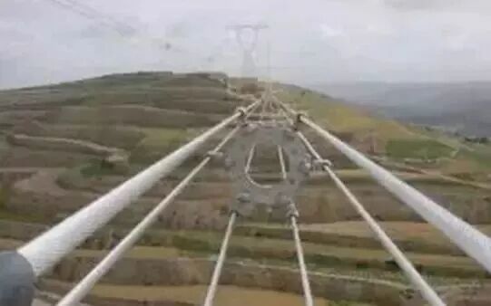 如何判断电力铁塔的电压？的图18