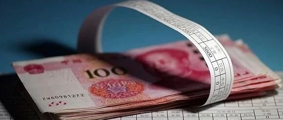 超7亿人月收入不足2000元，如何缩小贫富差距促进内循环？