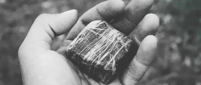 疯狂的石头！每年进口全球65％铁矿石，中国定价话语权还不如日本？