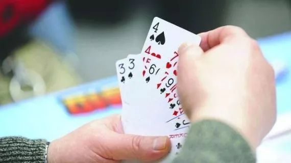 德州扑克半诈唬技巧的优势，这么打就对了