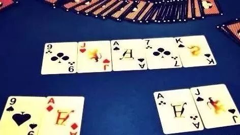 德州扑克半诈唬技巧的优势，这么打就对了