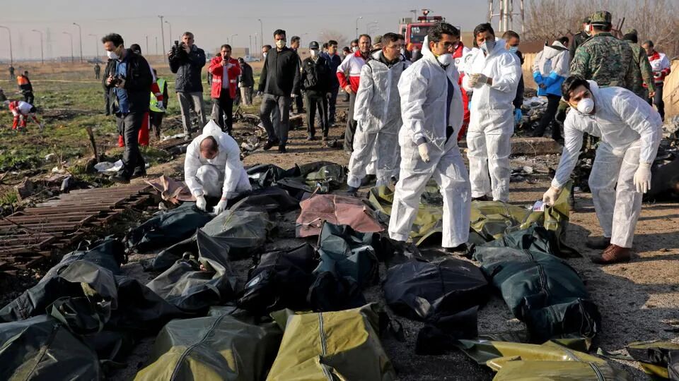 灾难！飞机坠毁公路，25人死亡，飞机上乘坐的都是航空大学的大学生，一群天之骄子葬身火海（视频/组图） - 10