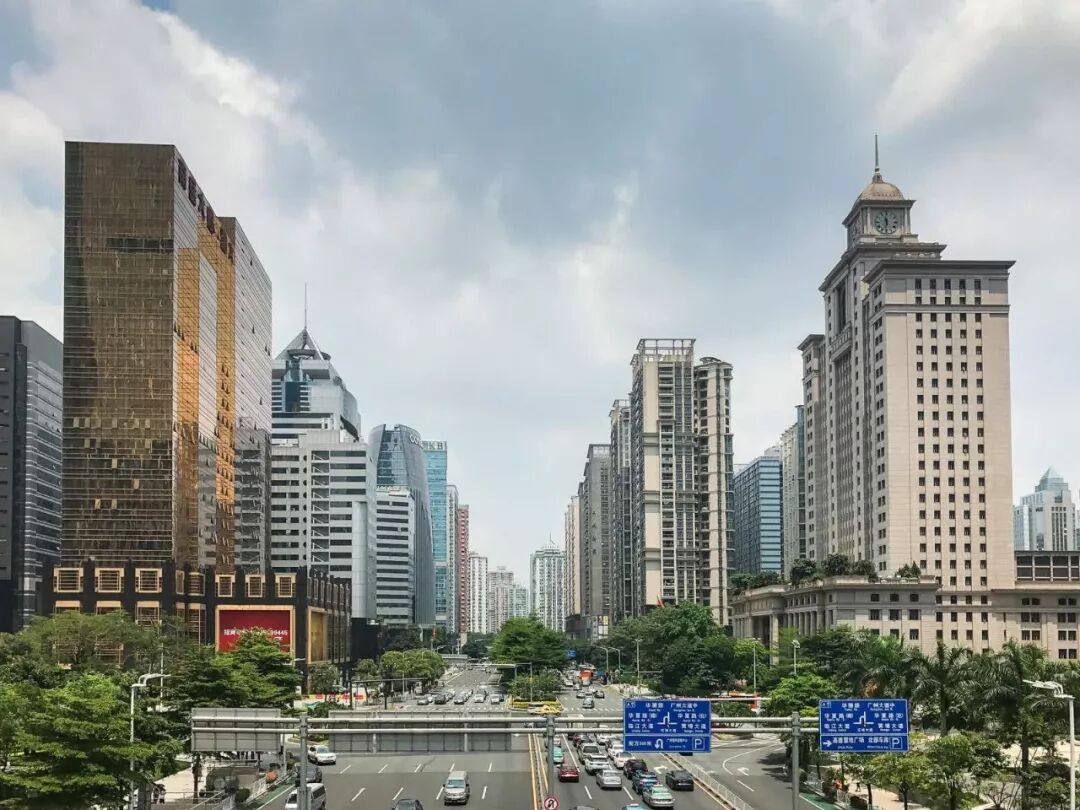 中国精英夫妻移民海外后 沦为社会底层 唯一不回国的理由竟是...