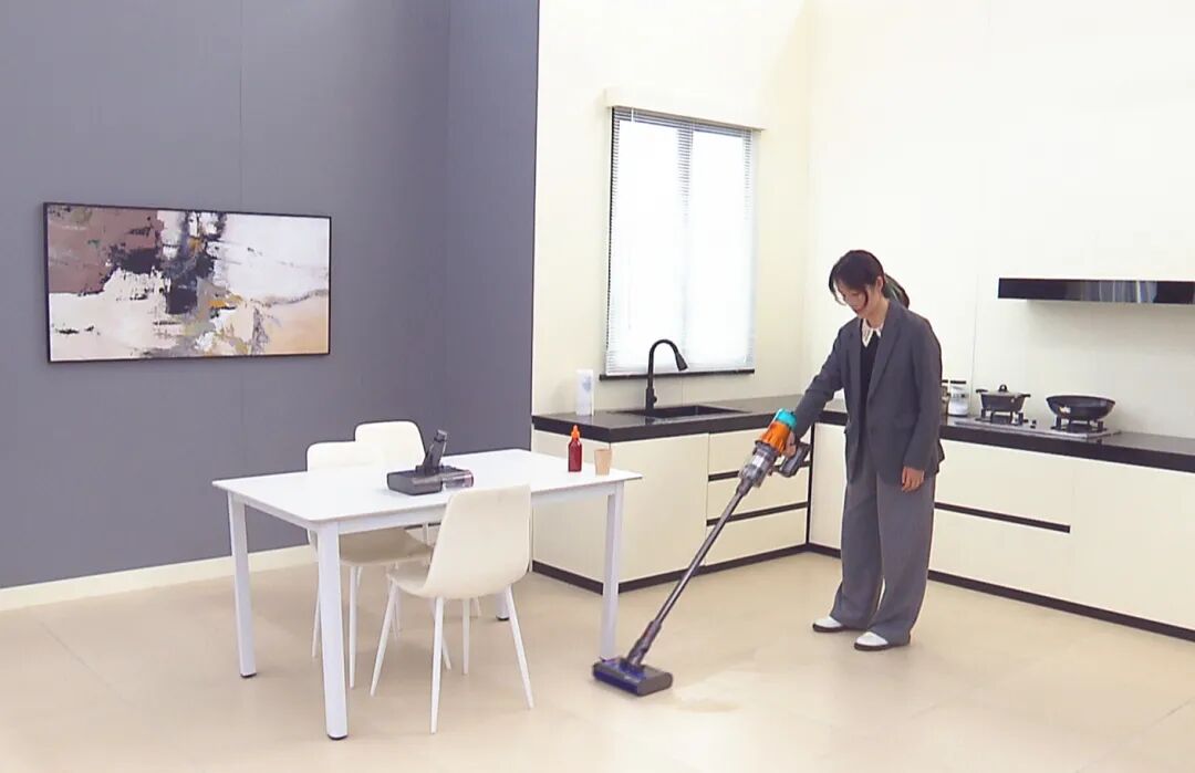 戴森维修 深度干吸、灵活湿拖！戴森全球首发首款干湿全能洗地吸尘器