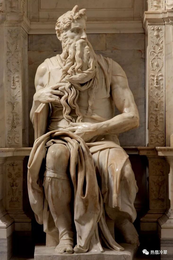 《摩西像》米开朗基罗摩西像里,摩西头上长着两个角,据说是因为拉丁语