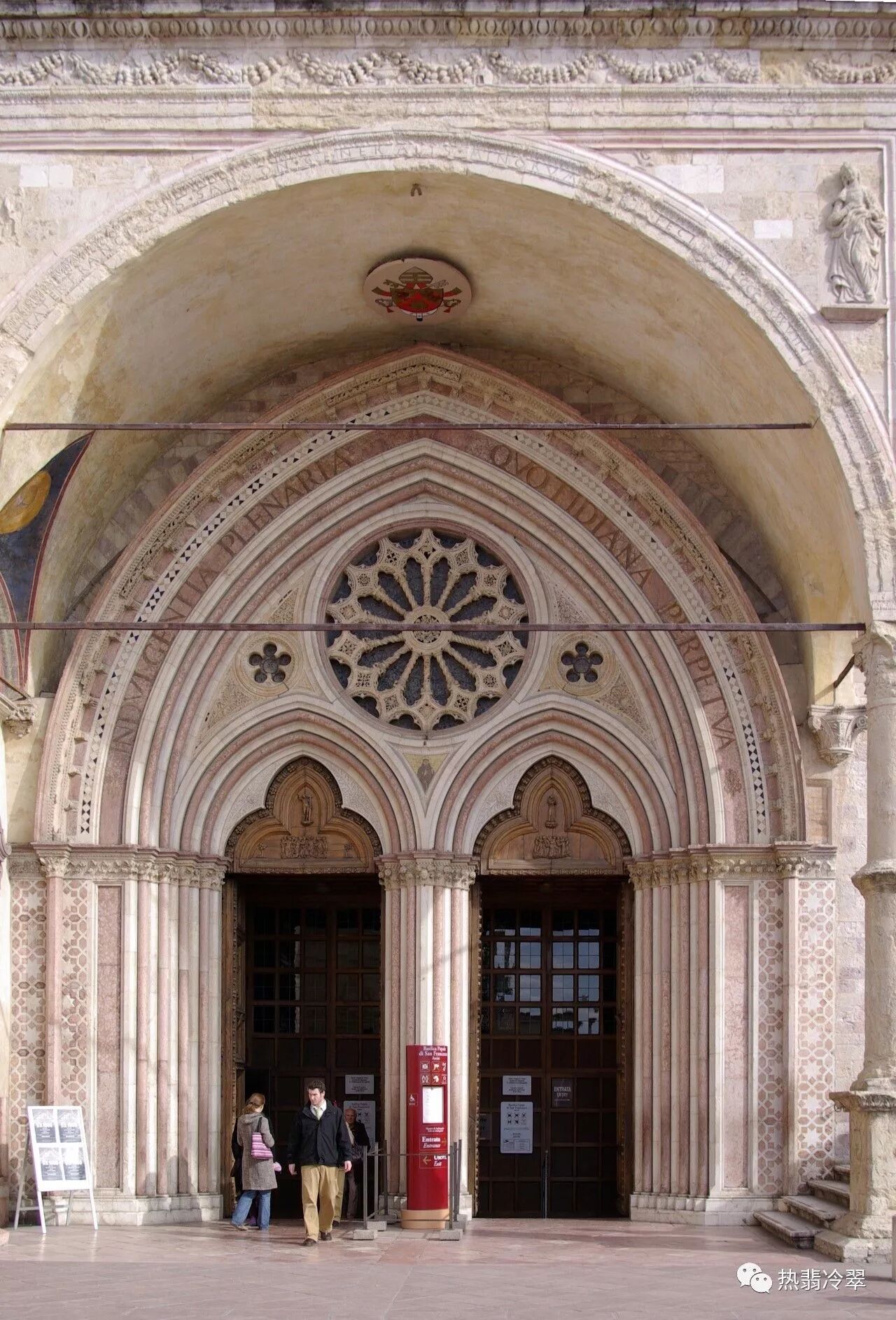 阿西西圣方济各圣殿之一下教堂部分