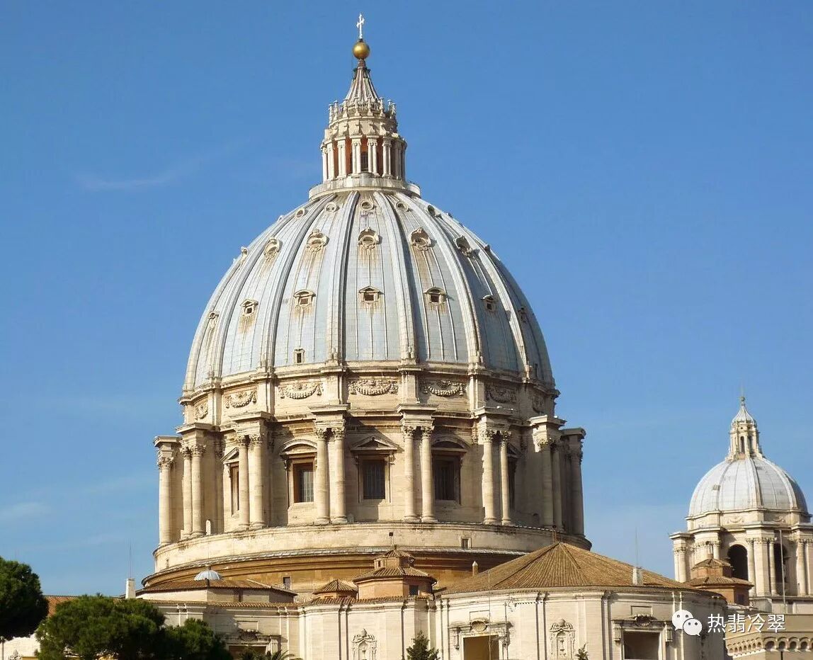 金碧辉煌的巴洛克教堂罗马耶稣教堂