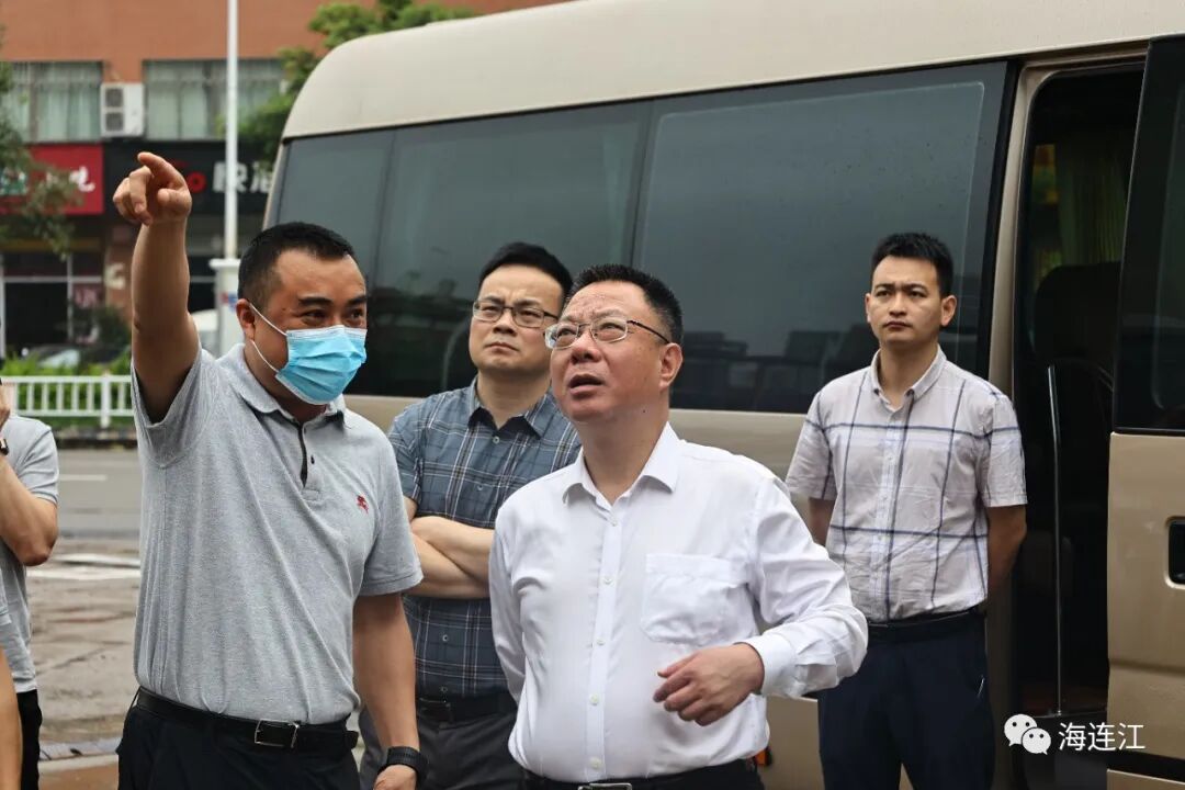 前往江南镇,东湖镇,敖江镇检查防汛备汛工作,副县长雷发勇,颜学淦参加