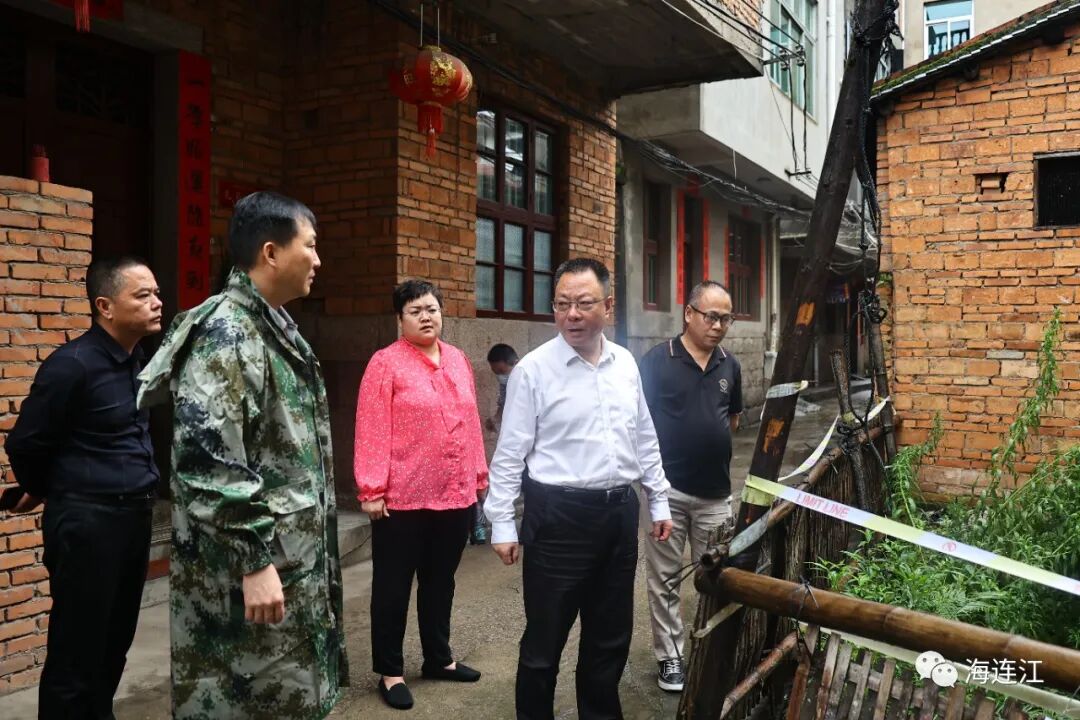 前往江南镇,东湖镇,敖江镇检查防汛备汛工作,副县长雷发勇,颜学淦参加