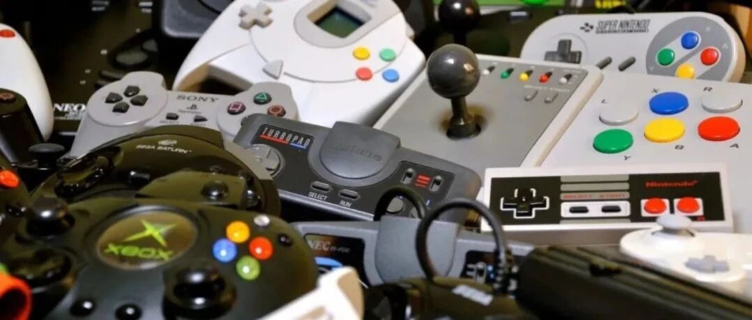 配置低、价格贵、游戏残，复古游戏机里还有这种坑？丨触乐