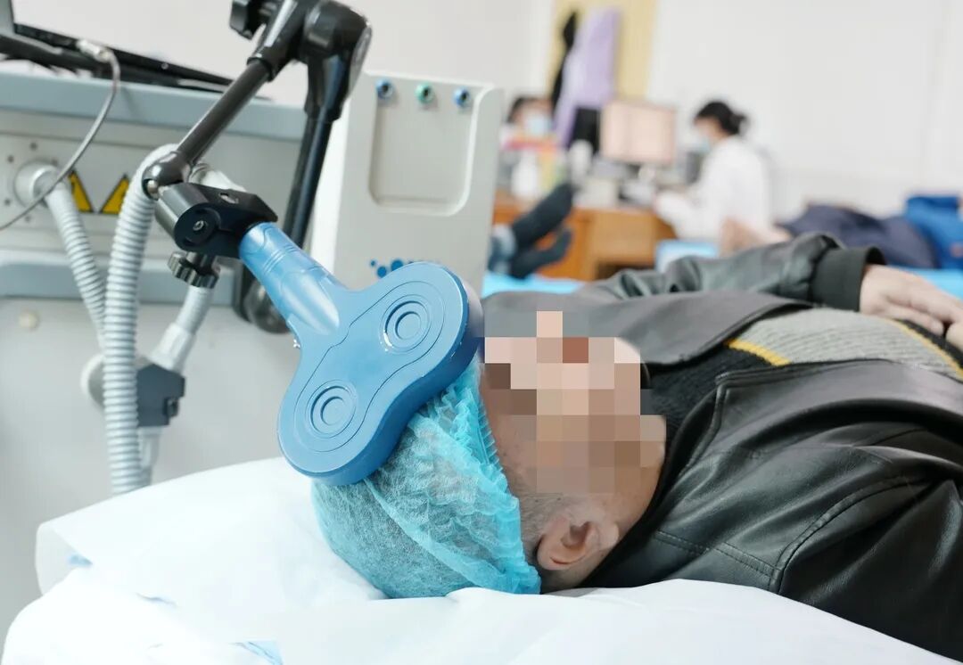 经颅磁治疗怎么样经颅磁刺激治疗仪——精神障碍疾病物理治疗新“利器”_https://www.jmylbn.com_新闻资讯_第3张